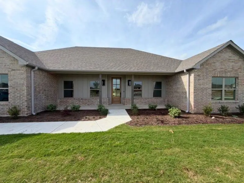 Exterior details and patio area of a home in , Sanger (Image 4).