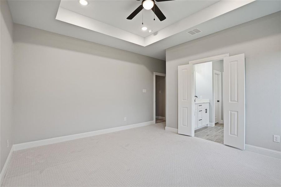 Spacious, unfurnished interior of a new home in , Tom Bean (Image 31).