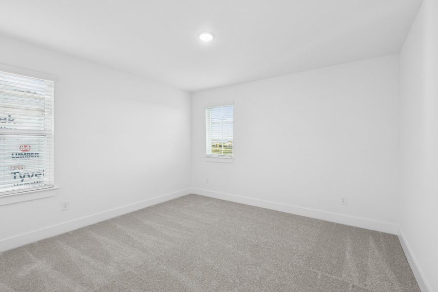 Spacious, unfurnished interior of a new home in Lago Mar, Santa Fe (Image 24).