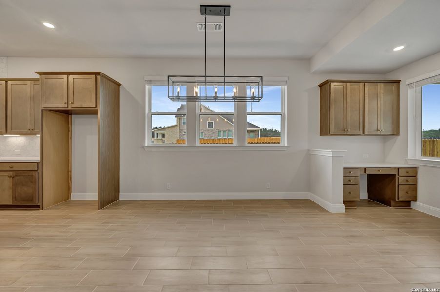 Spacious, unfurnished interior of a new home in Davis Ranch 50', San Antonio (Image 18).
