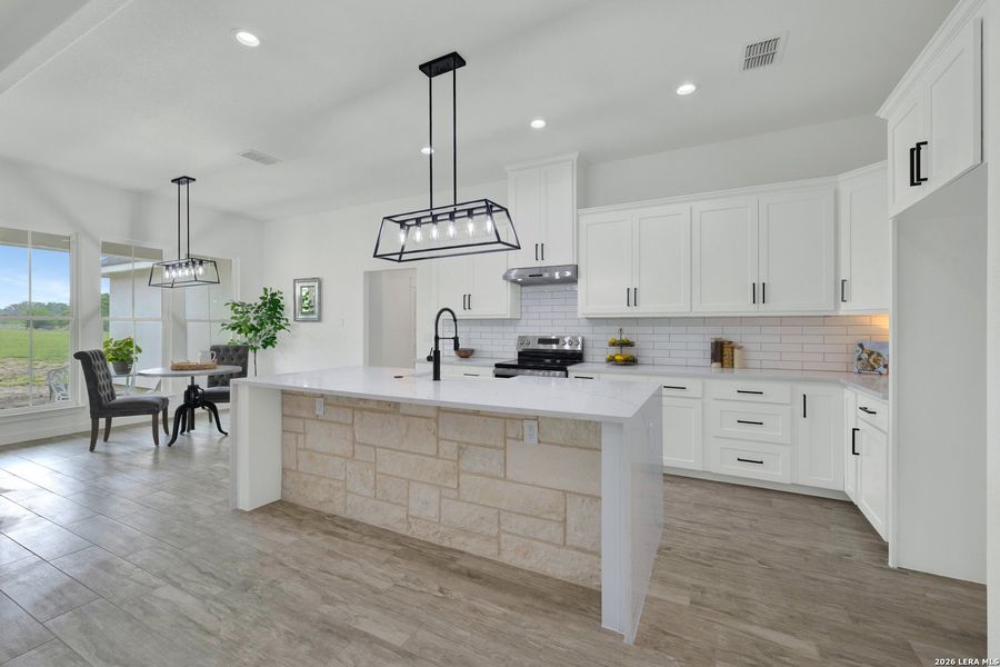 Furnished interior view inside a new home in , Seguin (Image 9).