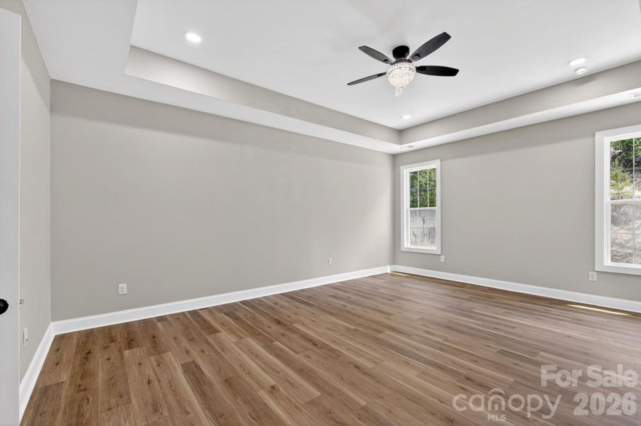 Spacious, unfurnished interior of a new home in , Lenoir (Image 37).