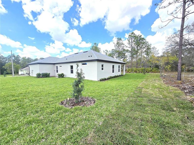 Exterior details and patio area of a home in , Homosassa (Image 35).
