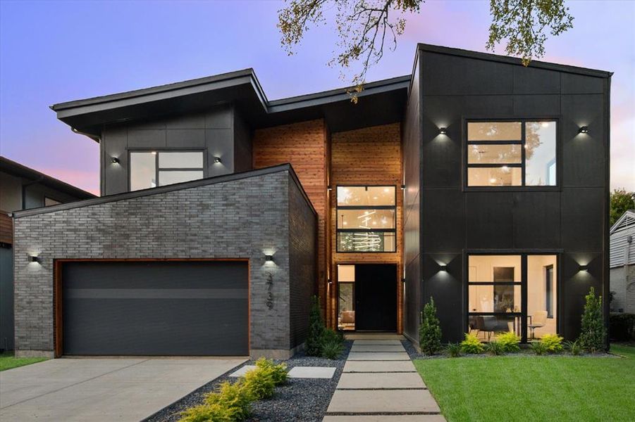Front exterior of a new home in , Dallas, TX, highlighting curb appeal (Image 22). Front exterior of a new home in , Dallas, TX, highlighting curb appeal (Image 22).