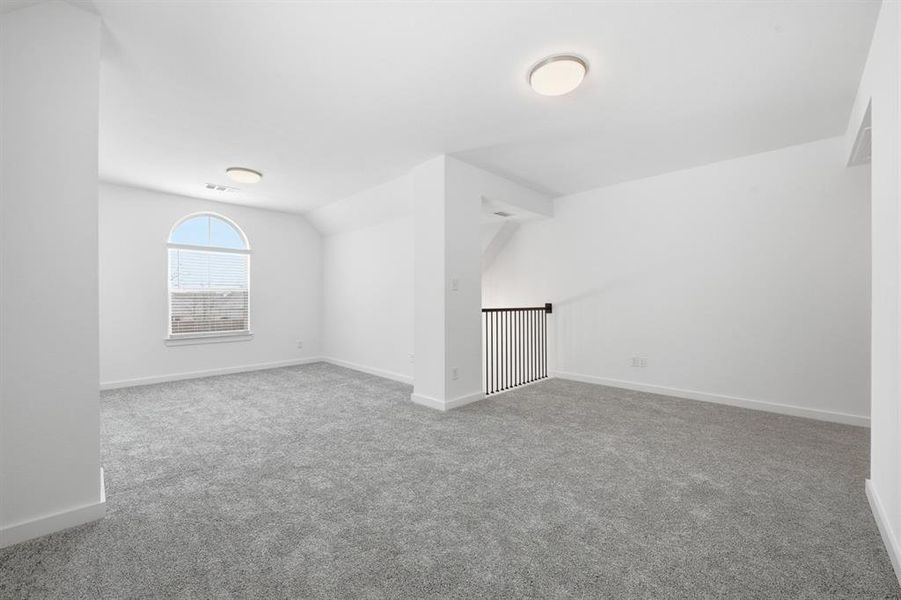 Spacious, unfurnished interior of a new home in Wildridge, Oak Point (Image 22).