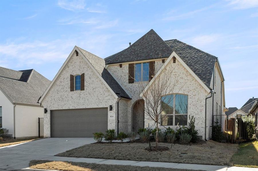 02. 814 Stoney - Front (2)