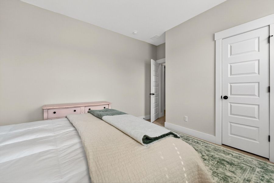 Furnished interior view inside a new home in , Ravenel (Image 21).