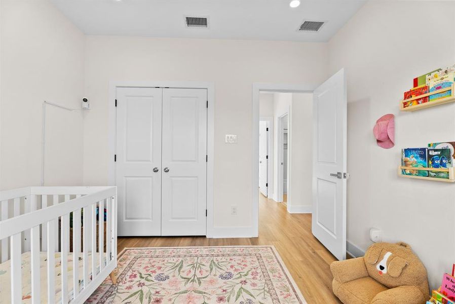 Image 33 of a home in .