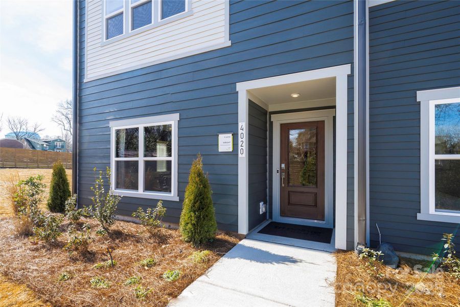 Covered Front Entry. Covered Front Entry.