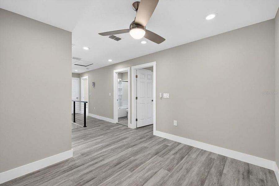 Spacious, unfurnished interior of a new home in , St. Petersburg (Image 63).