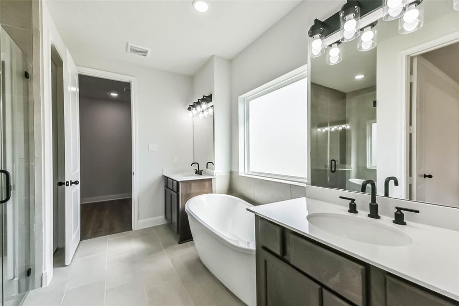 Furnished interior view inside a new home in , Baytown (Image 5).