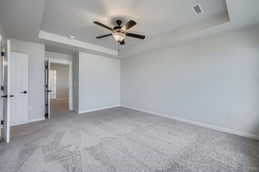 Spacious, unfurnished interior of a new home in Timber Ridge, Colorado Springs (Image 20).