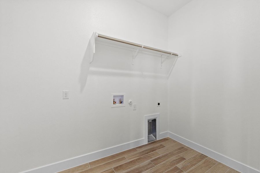 Spacious, unfurnished interior of a new home in Lariat, Liberty Hill (Image 33).