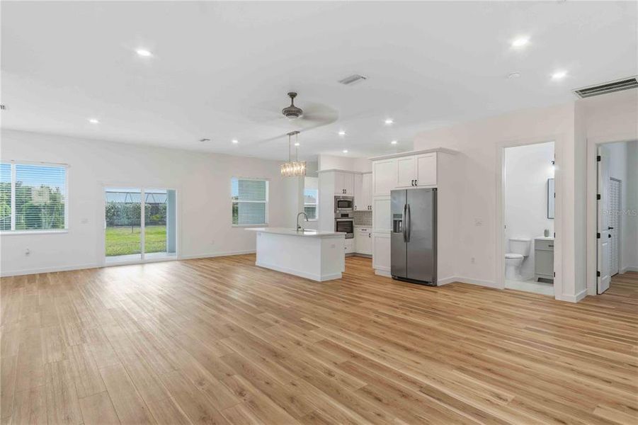Spacious, unfurnished interior of a new home in , Punta Gorda (Image 23).