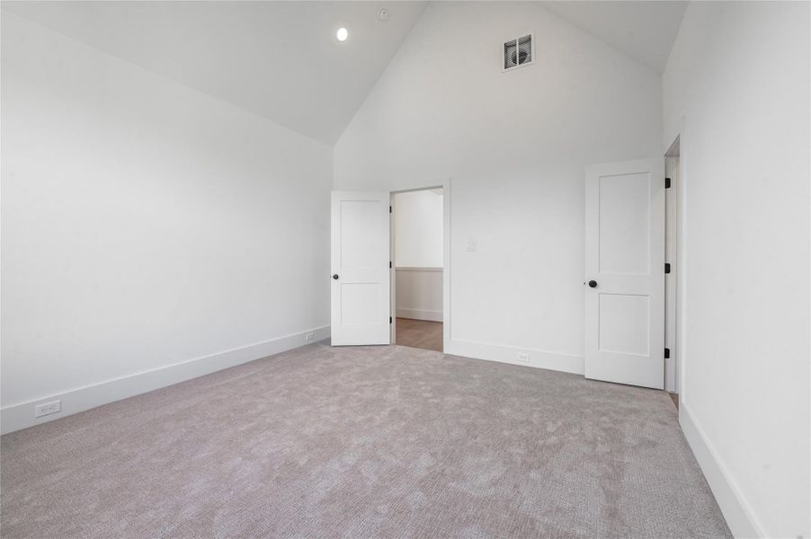 Spacious, unfurnished interior of a new home in , Houston (Image 20).