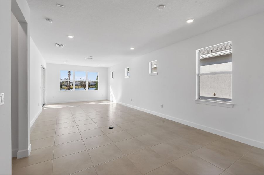 Spacious, unfurnished interior of a new home in Costa Pointe, Vero Beach (Image 22).