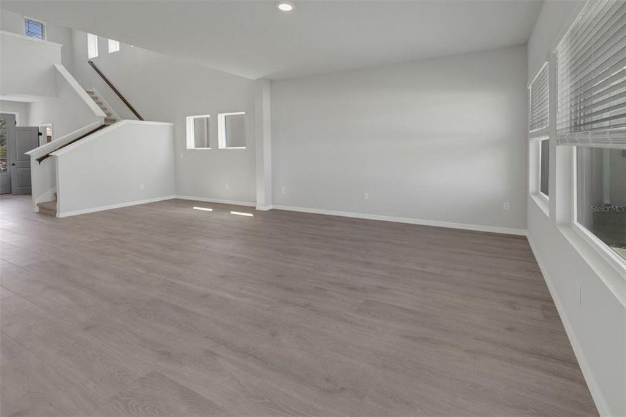 Spacious, unfurnished interior of a new home in Eastlyn, Bradenton (Image 10).