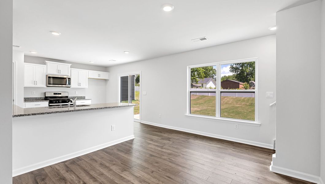 Spacious, unfurnished interior of a new home in Varner Station, Woodruff (Image 17).