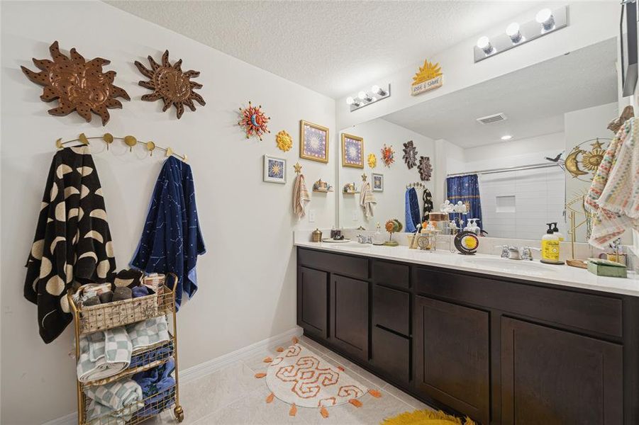 Furnished interior view inside a new home in Cypress Cay, Kissimmee (Image 10).