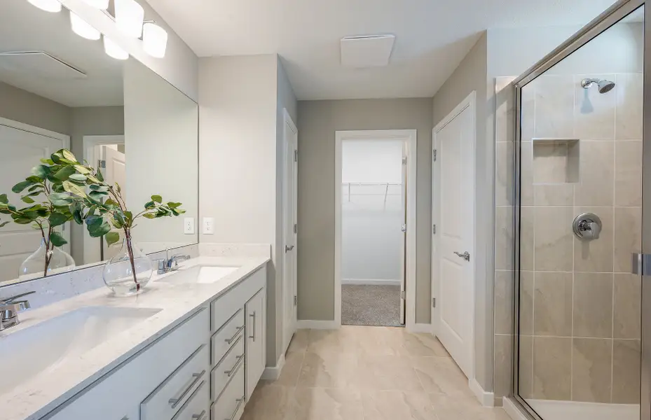 Furnished interior view inside a new home in Seaire, Parrish (Image 13).
