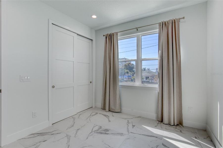 Spacious, unfurnished interior of a new home in , Daytona Beach (Image 71).