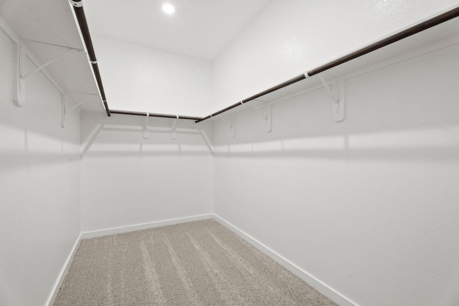 Spacious, unfurnished interior of a new home in Pearlbrook, Texas City (Image 17).