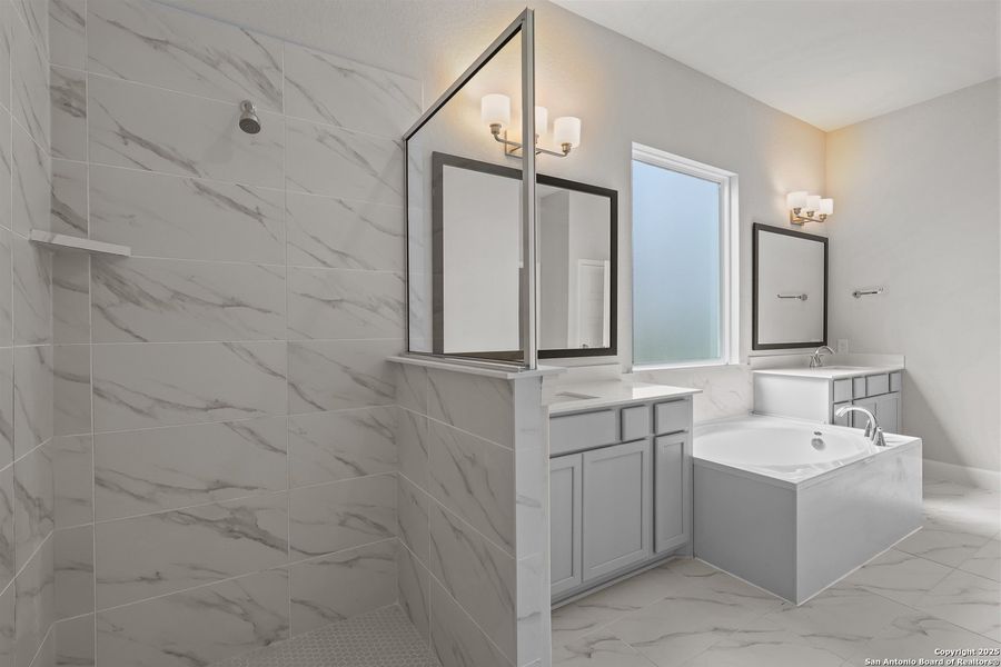 Furnished interior view inside a new home in Homestead, Schertz (Image 11).