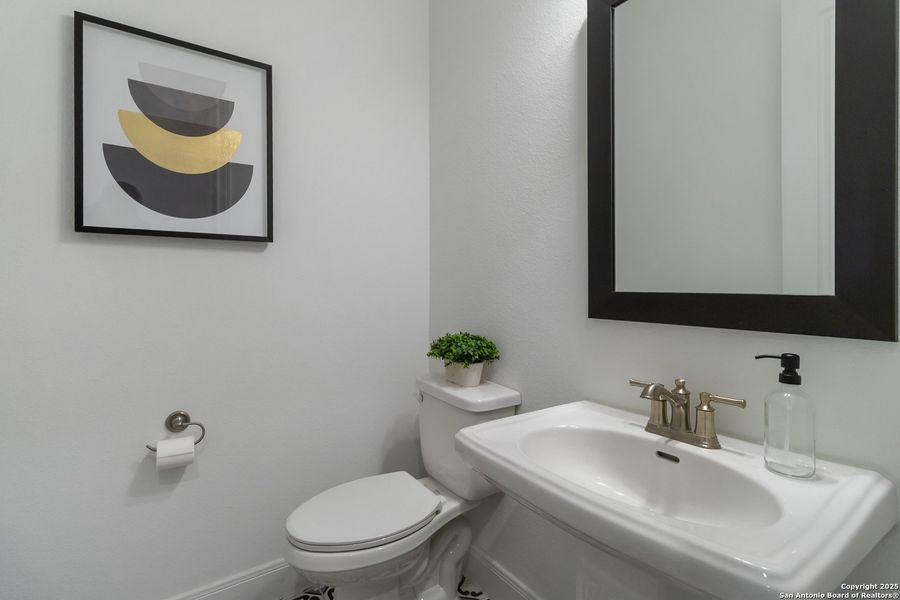 Furnished interior view inside a new home in Woodbridge Farms, La Vernia (Image 16).