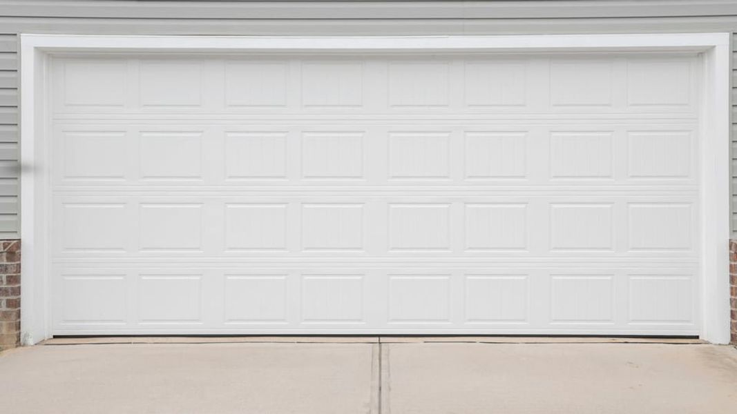 Exterior details and patio area of a home in Treemont Commons, Wellford (Image 3).