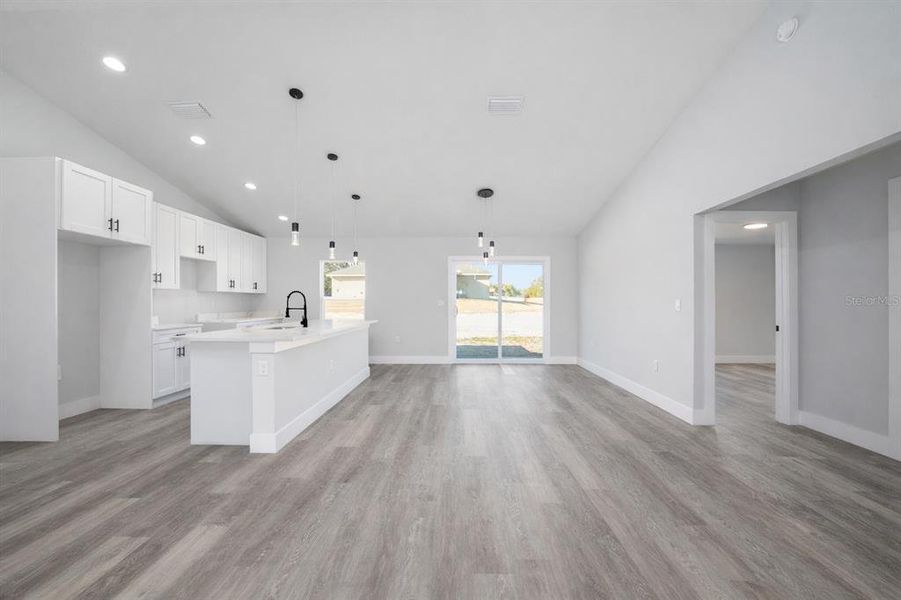 Spacious, unfurnished interior of a new home in , Summerfield (Image 11).