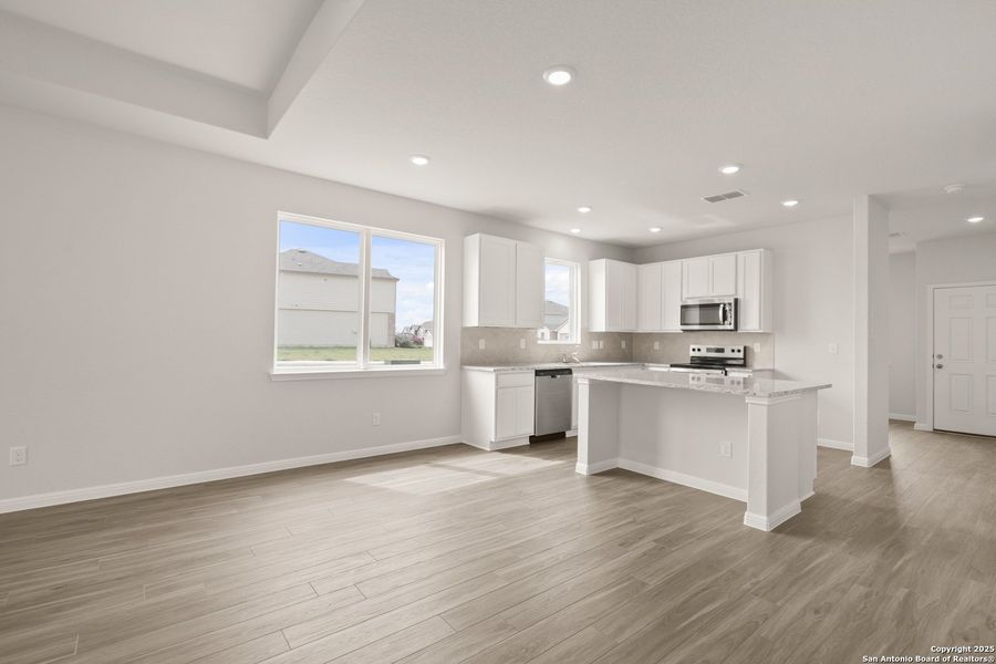Spacious, unfurnished interior of a new home in Cinco Lakes, San Antonio (Image 13). Spacious, unfurnished interior of a new home in Cinco Lakes, San Antonio (Image 13).