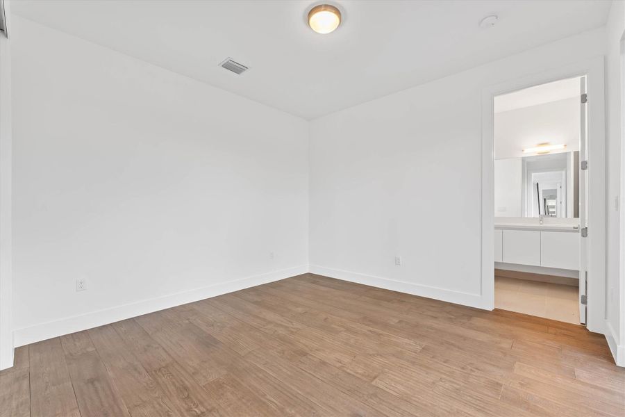 Spacious, unfurnished interior of a new home in , Weston (Image 65).