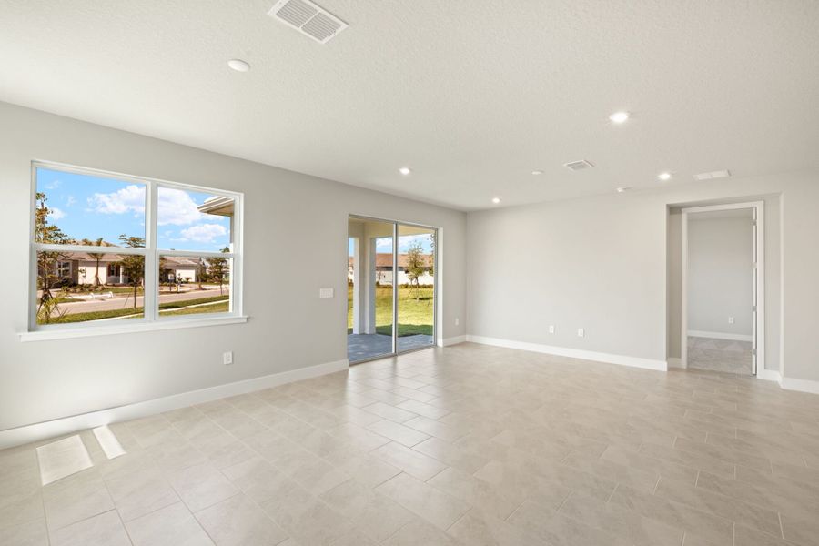 Spacious, unfurnished interior of a new home in Sunstone at Wellen Park, Venice (Image 9).