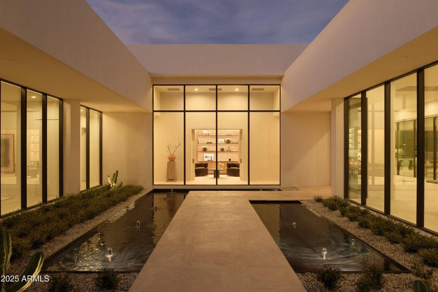 Courtyard, Office Courtyard, Office