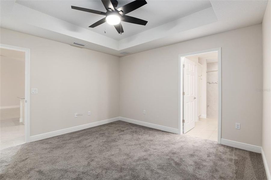 Spacious, unfurnished interior of a new home in , Citrus Springs (Image 11).