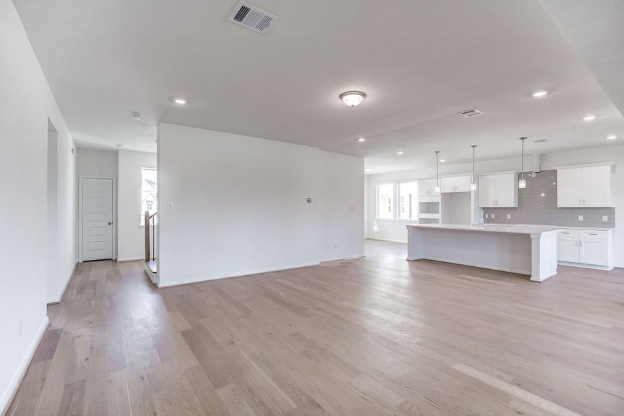 Spacious, unfurnished interior of a new home in Townsen Landing, Humble (Image 17).
