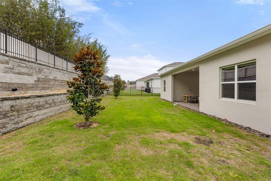 Exterior details and patio area of a home in , Winter Garden (Image 24).