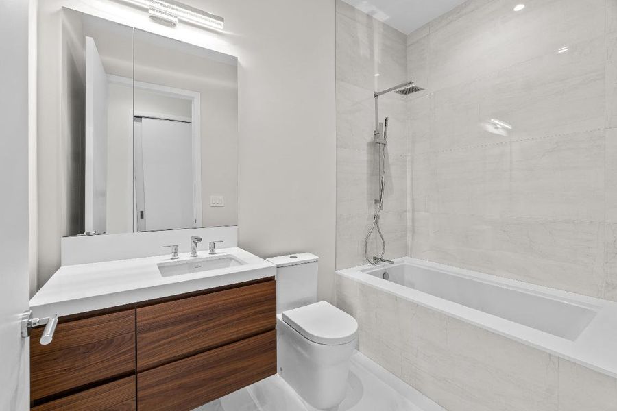 016-200SoutheastMiznerBoulevard-Villa101