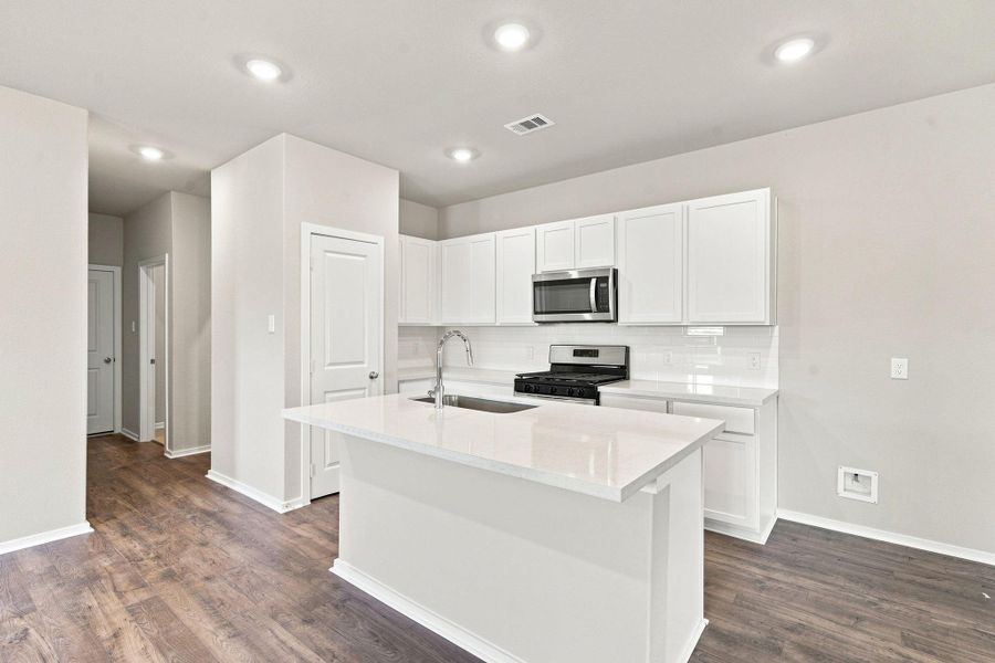 Furnished interior view inside a new home in Laurel Landing, Alvin (Image 8).