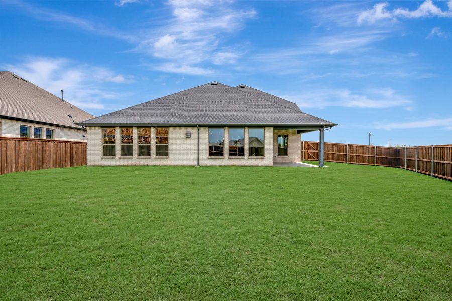 Exterior details and patio area of a home in Myrtle Creek, Waxahachie (Image 3). Exterior details and patio area of a home in Myrtle Creek, Waxahachie (Image 3).