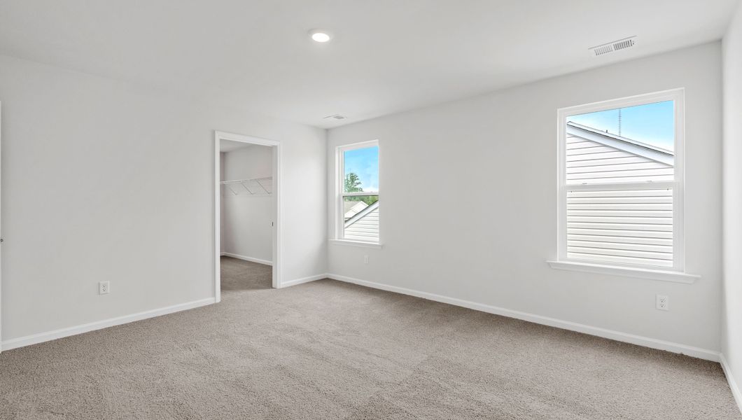 Spacious, unfurnished interior of a new home in Baxter Village, Boiling Springs (Image 27).