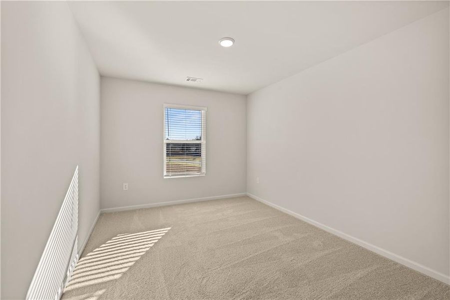 Spacious, unfurnished interior of a new home in Lake Carlton, Loganville (Image 23).