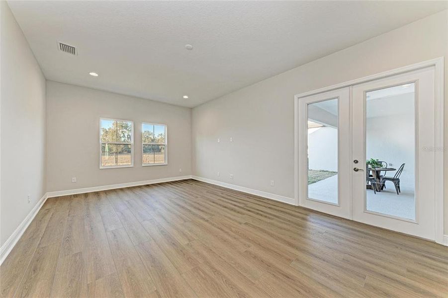 Spacious, unfurnished interior of a new home in Triple Creek, Riverview (Image 33). Spacious, unfurnished interior of a new home in Triple Creek, Riverview (Image 33).