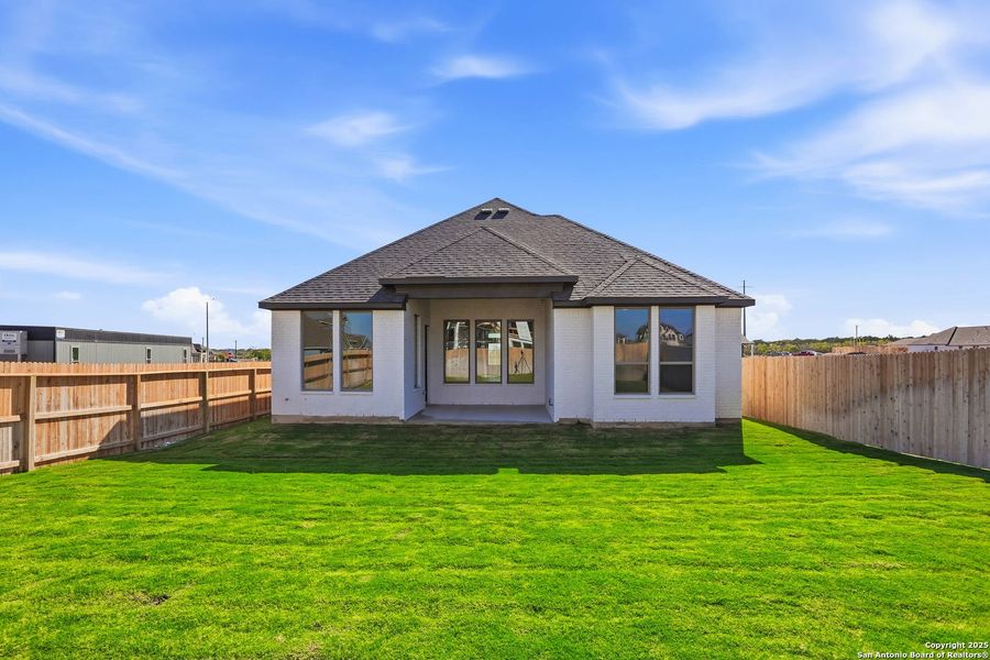 Exterior details and patio area of a home in Haby Hill 50s, San Antonio (Image 3). Exterior details and patio area of a home in Haby Hill 50s, San Antonio (Image 3).