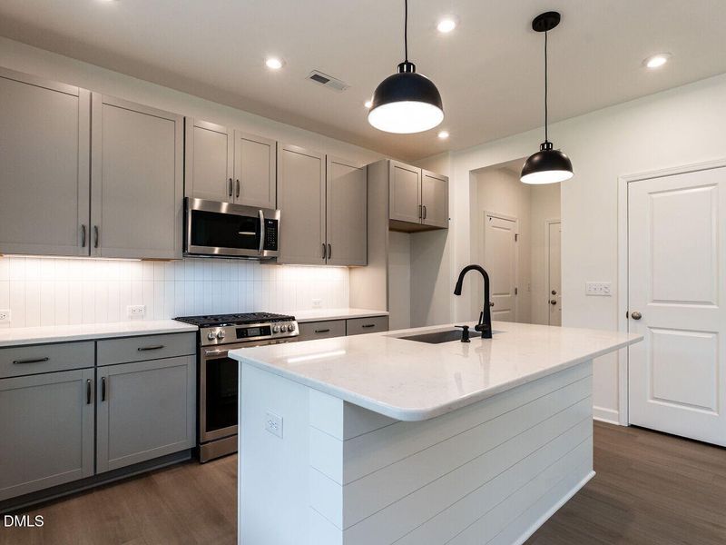 018-1280x960-kitchen