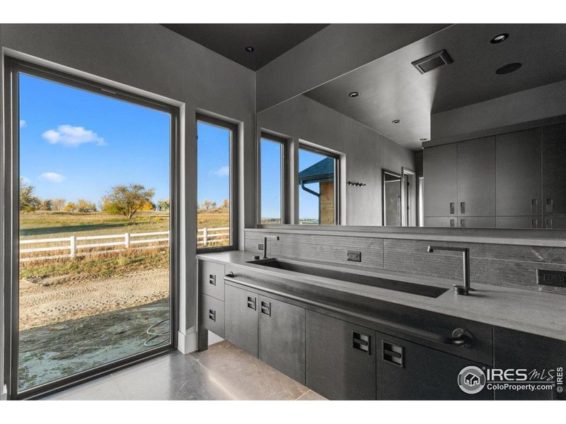 Blending of indoor and outdoor space