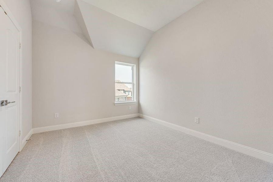 Spacious, unfurnished interior of a new home in South Pointe, Mansfield (Image 11).