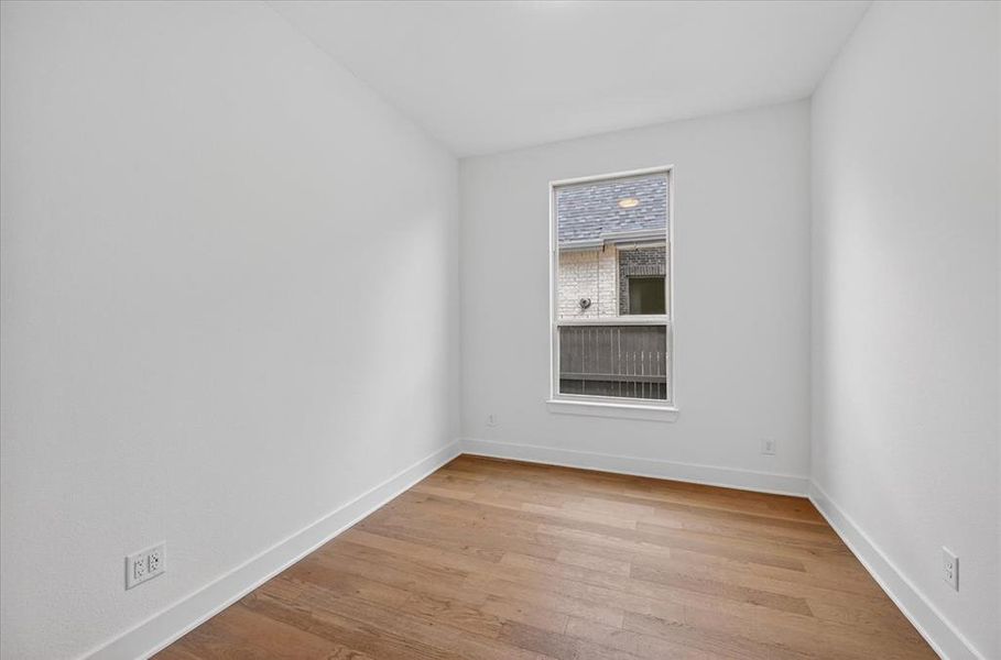 Spacious, unfurnished interior of a new home in Goodland, Venus (Image 17).