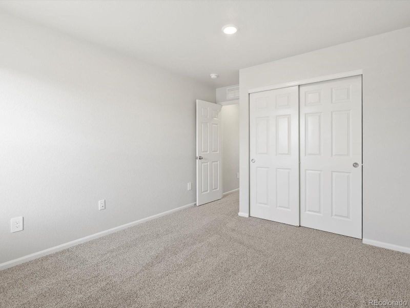 Spacious, unfurnished interior of a new home in Hidden Valley Farm, Severance (Image 33).