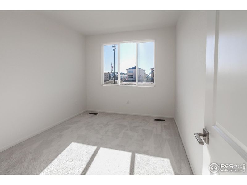 Spacious, unfurnished interior of a new home in , Fort Collins (Image 18).